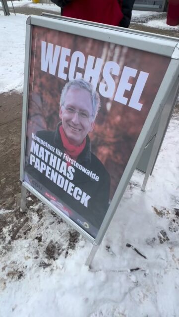 Fürstenwalde, es geht los. Die ersten Plakate hängen, die ersten Banner stehen! 💪

#Fürstenwalde #bürgermeister #Einsatz 

Unterstützt durch: Grüne Fürstenwalde, SPD Fürstenwalde, CDU Fürstenwalde, Linke Fürstenwalde